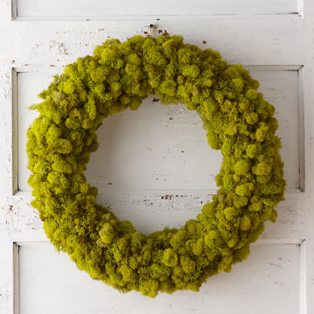 Gift Idea for Flower Lovers: Reindeer Moss Wreath.