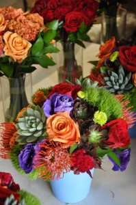 flowerduet-jewel-toned-centerpiece 