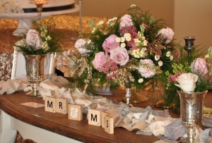 flowerduet-sweetheart-table-centerpiece 